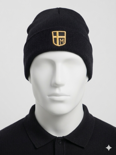 Czapka zimowa z emblematem widok na głowie