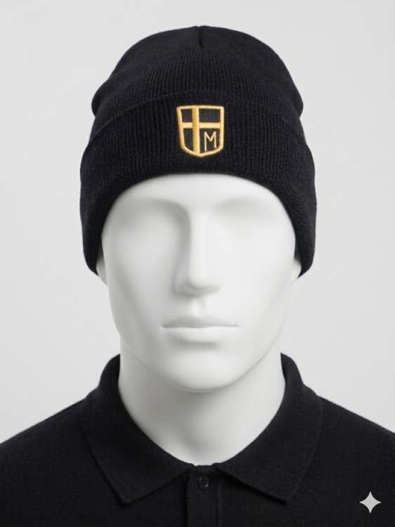 Czapka zimowa z emblematem widok na głowie